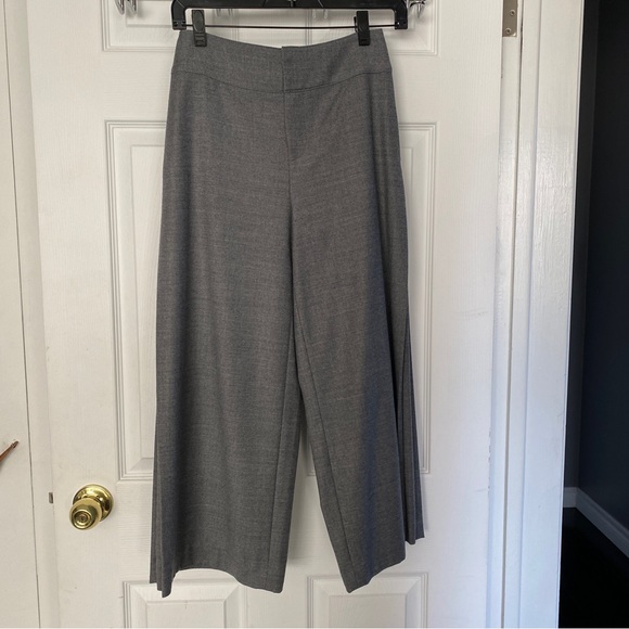 Club Monaco cropped Trousers - Picture 4 of 5